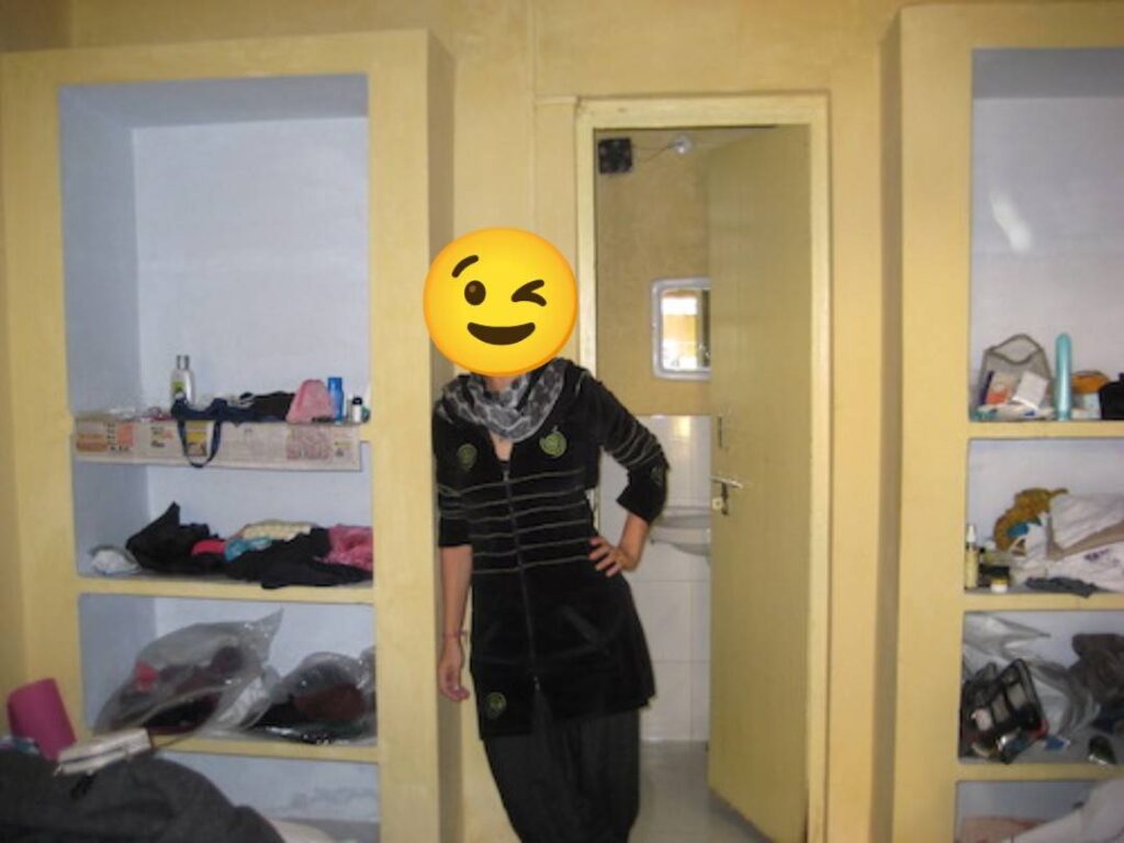 ヴィパッサナー瞑想 インド 相部屋